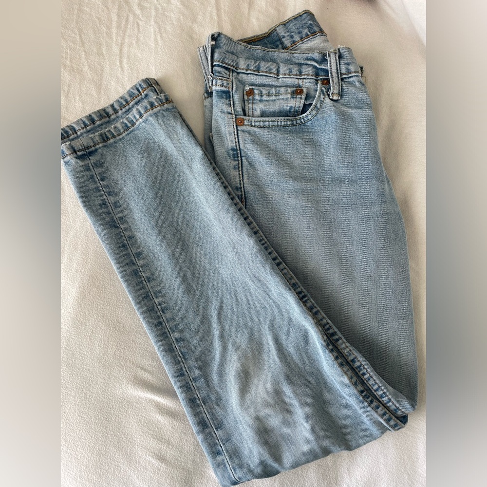 Vintage Levi’s straight leg jean light denim
